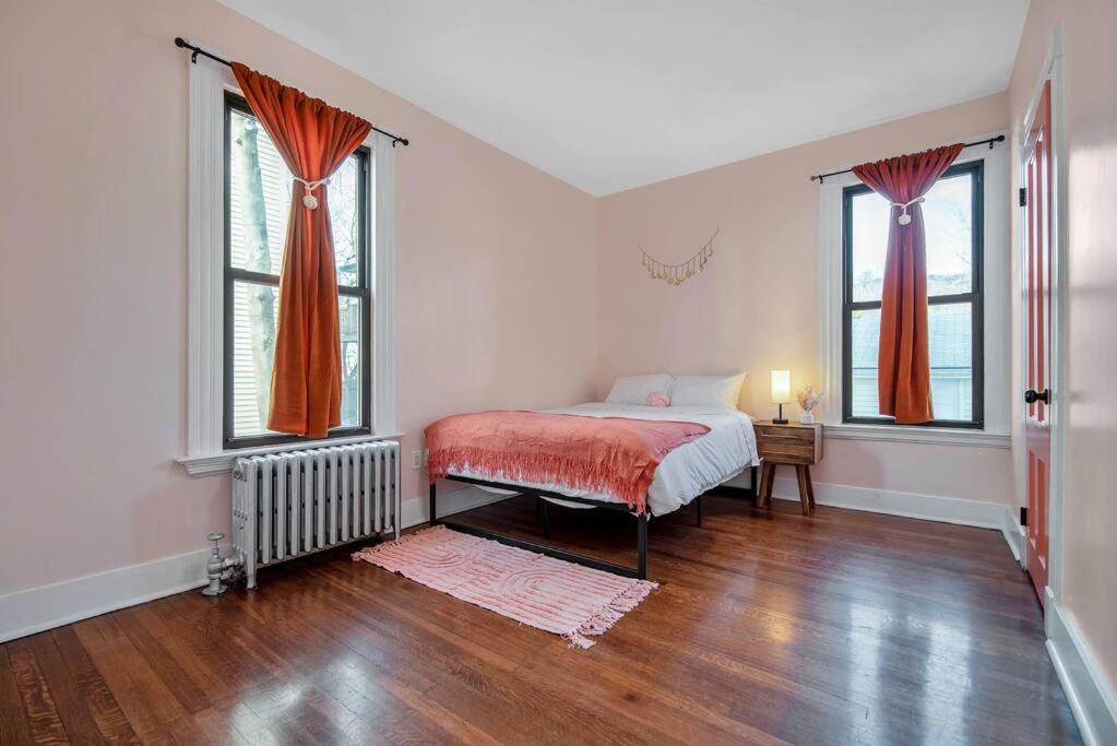 Peachy Paradise In East Rock Near Dt/Yale نيو هافن المظهر الخارجي الصورة